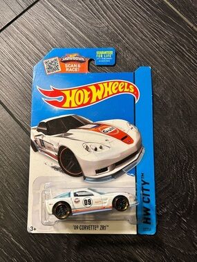 Hot Wheels '09 Corvette ZR1 Gulf Car White